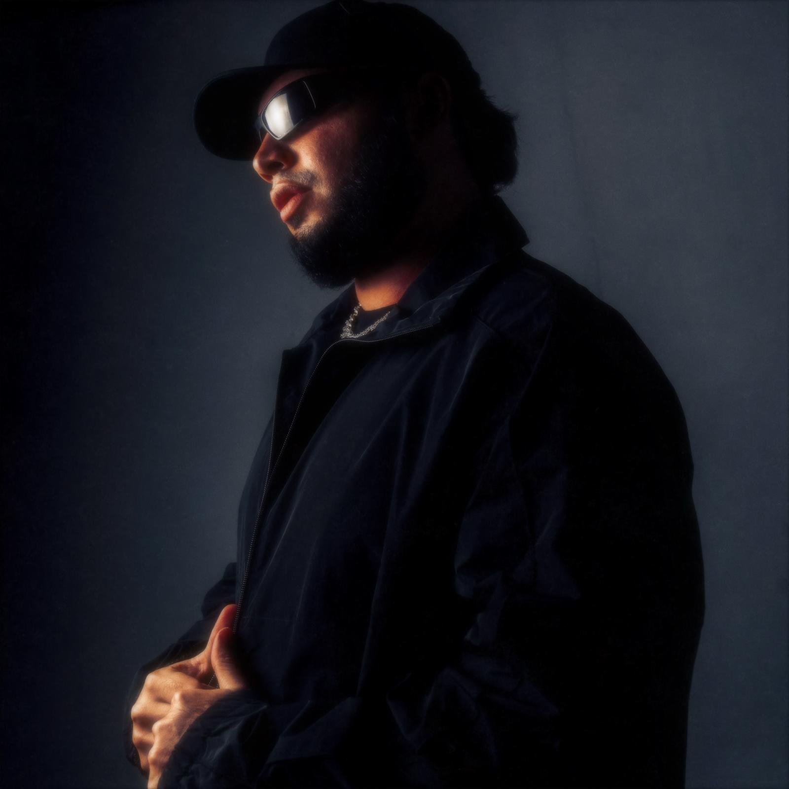 V12 — Harold Valderrama